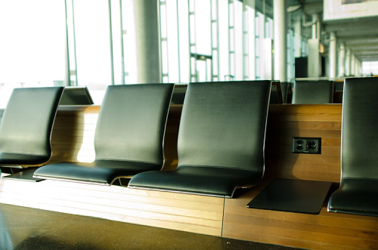 Airport Lounge Access Without Premium Cards: 7 Methods That Actually Work